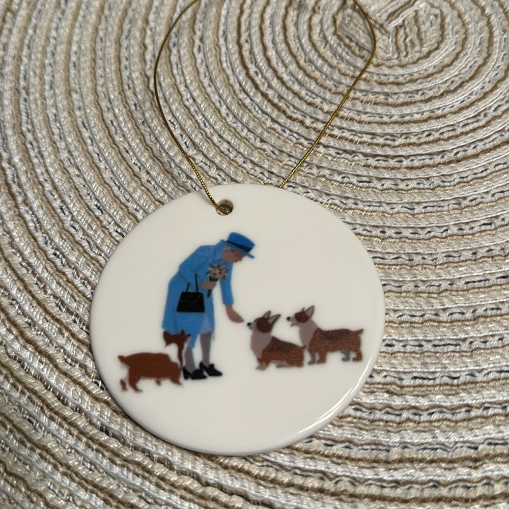 Queen & corgi ornament - Picture 2 of 2